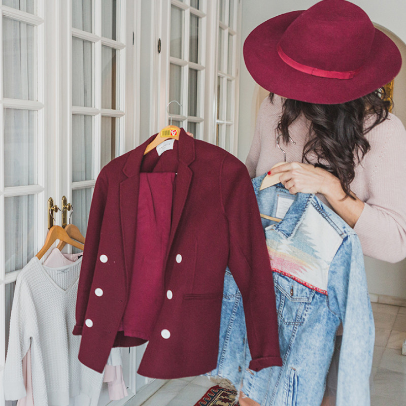 Holiday-Gathering Accessories for Charming, Festive, and Effortless Wardrobe Appeal